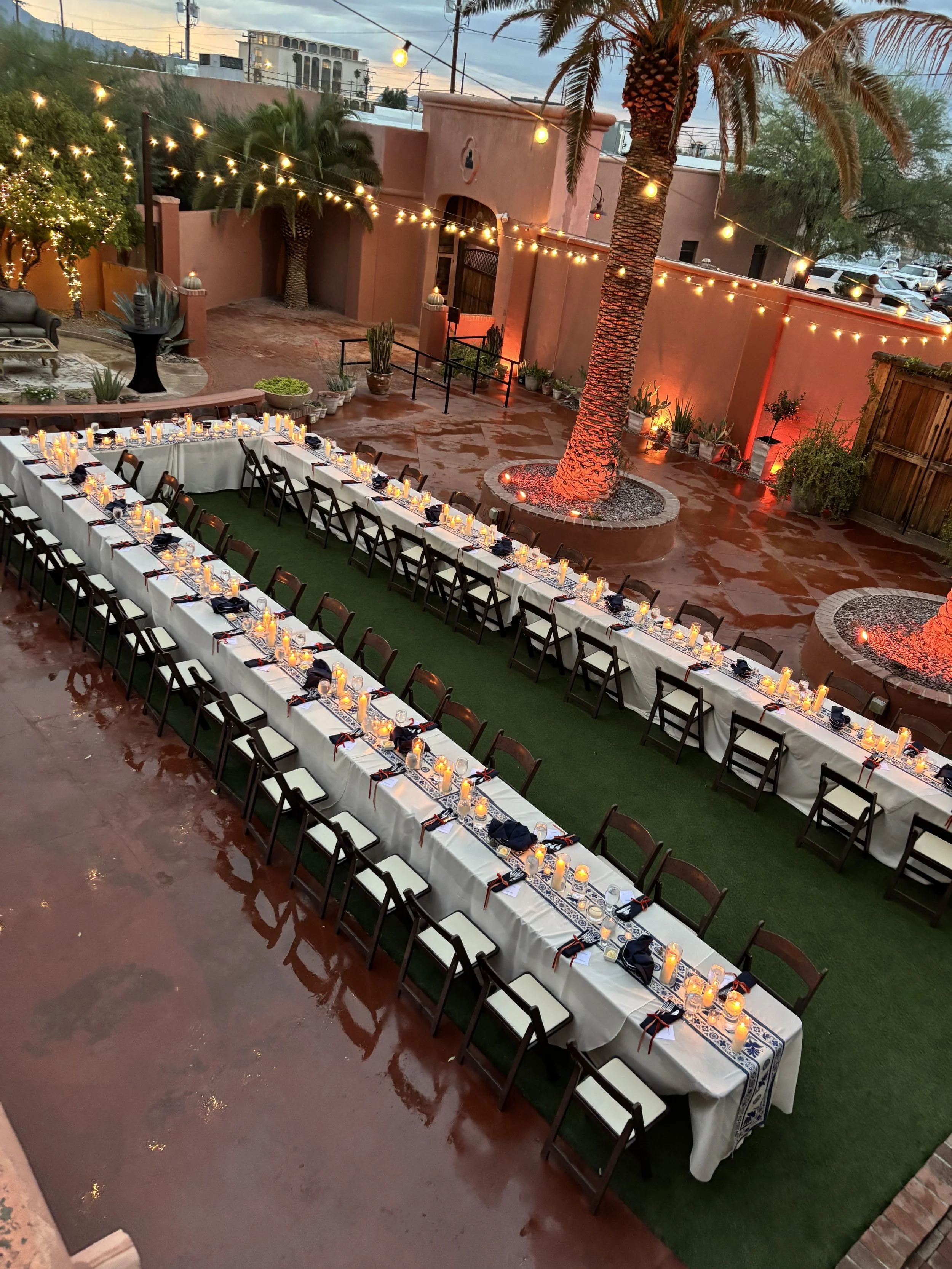 Elegant outdoor wedding reception at Historic Bates Mansion